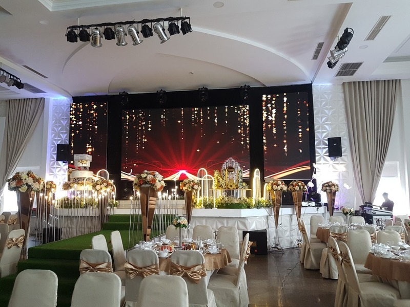 Màn hình LED sân khấu tiệc cưới