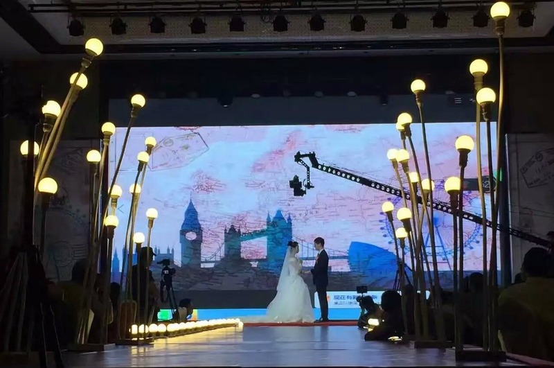 Màn hình LED sân khấu tiệc cưới