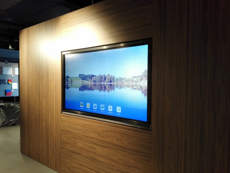 Màn hình quảng cáo LCD